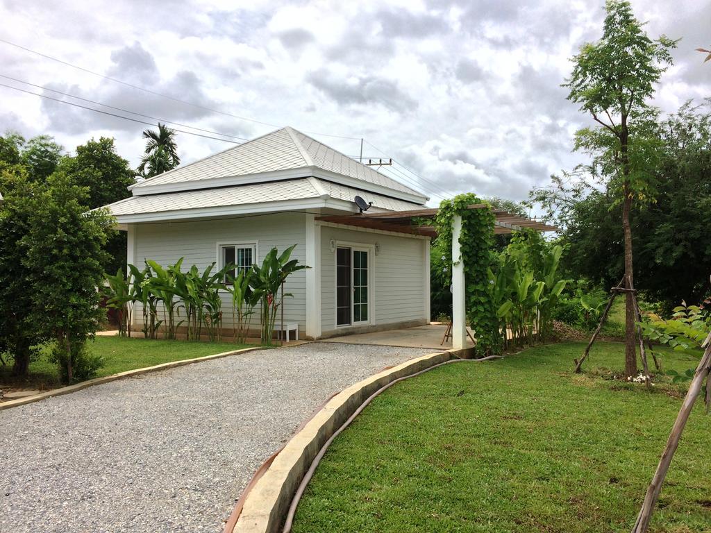 Hotel Baan2Rai Kanchanaburi Exterior foto