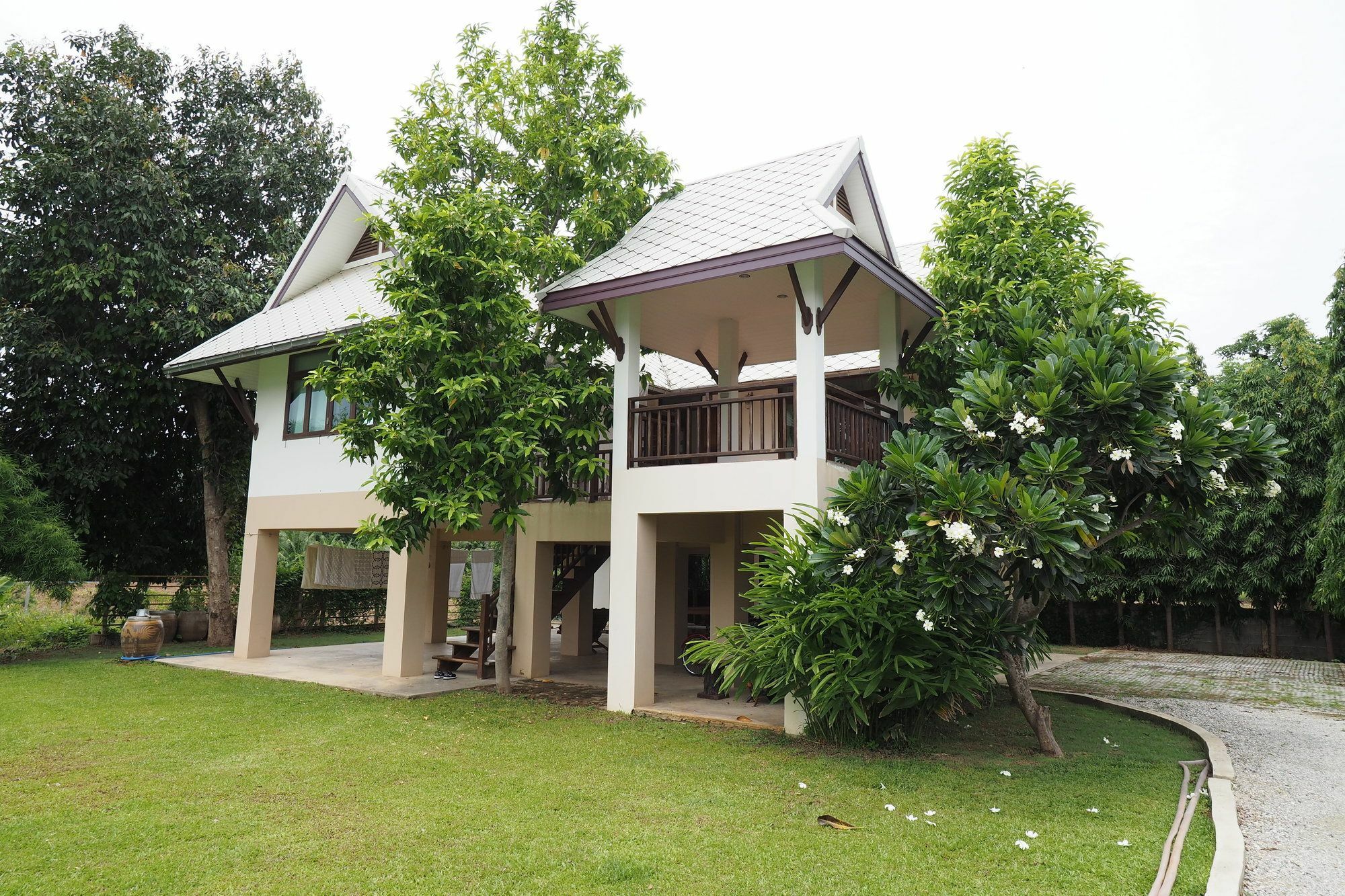 Hotel Baan2Rai Kanchanaburi Exterior foto